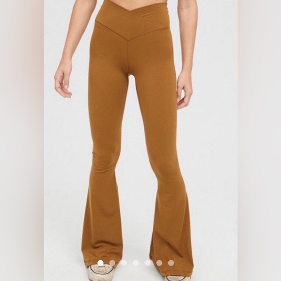 aerie Pants - Aerie Offline Real Me Crossover Flare Leggings | women's small